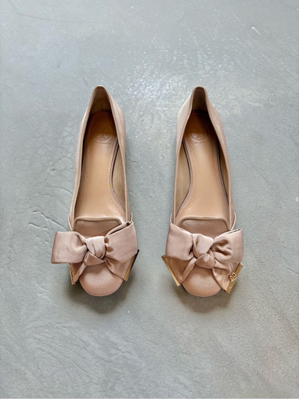 Tory Burch Bow Detail Flats in Neutral Beige Tan size 8.5